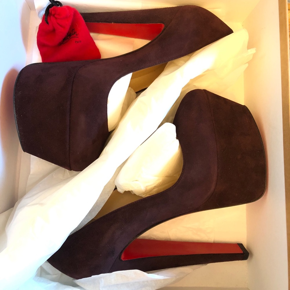 BRAND NEW Christian Louboutin Alta Vicky Platforms